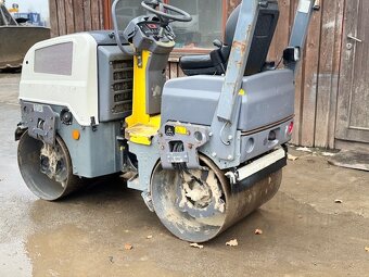 Vibrační válec Dynapac CC800 - 4