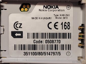 Starý mobilní telefon NOKIA 3410. - 4