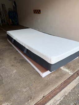 ZÁNOVNÍ- LYNGÖR IKEA - Rám postele - 200x90cm+matrace - 4