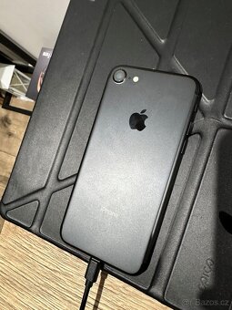 Apple iPhone 7 32GB - 4