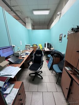 Pronájem skladu - dílny + kancelář o výměře 115m2 v Adamově - 4