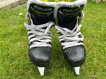 Brusle Bauer Supreme M4 JR 1,0 - 4