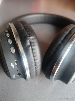Sluchátka JBL 560BT (replika) - 4