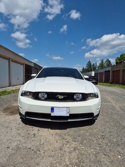ford mustang GT 5.0 - 4