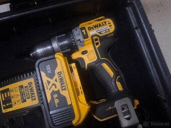 Aku kombo sada deWALT dck422.....2x 5,0Ah - 4
