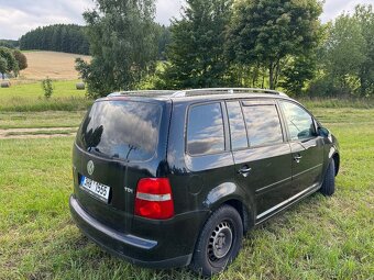 VW Touran 2,0 TDi 100 KW r.v. 2004 7 míst . - 4