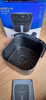 Horkovzdušná beztuková fritéza Russell Hobbs XXXL 1800W 10l - 4