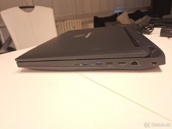 Starší herní notebook Acer Predator - 4