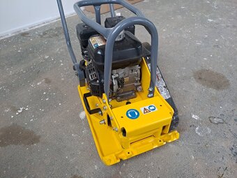 Vibrační deska Bomag BP 10/36 - 2 - 4