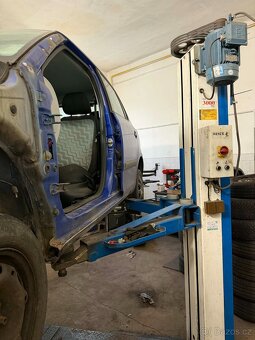 Dvousloupový zvedák - hever UNI-MAX - 4