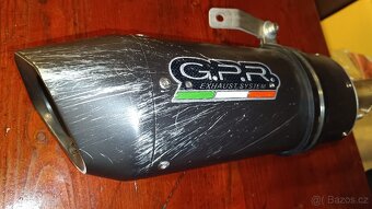 Laděný výfuk g.p.r na Triumph Street triple 675r - 4