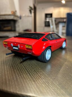 Lamborghini Urraco 1:18 Kyosho - 4