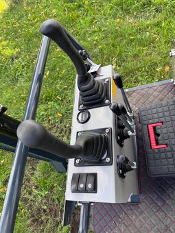 Minibagr bagr D116G záruka DPH - 4