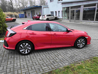 Honda Civic 1.0 i-VTEC Comfort Red Label Edition - 4