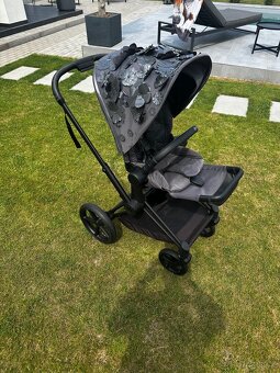 Cybex Priam kočárek Flowers Grey - 4