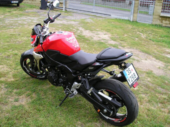 Suzuki GSR750 - 4