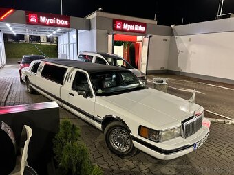 Limuzína Lincoln V8 - 4