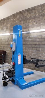 Mobilní jednosloupový zvedák 3500/2500 kg ,záruka - 4