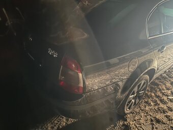 Škoda Superb 2,5 tdi Laurin&Klement díly - 4