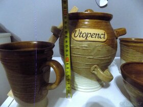 KRÁSNÁ KERAMICKÁ SOUPRAVA - 4