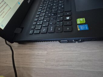 Starší herní notebook Accer - 4