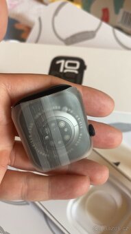 Apple Watch Series 10 (46mm) – Černé a Bílé - TOP STAV - 4