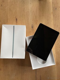 iPad 7 generace - 4