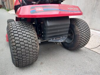 Prodám zahradní traktor Toro 16-38 HXL - 4