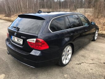 BMW 330i - 4