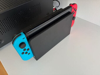 Nintendo Switch OLED (+Pro Controller, +hry, +obal) - 4