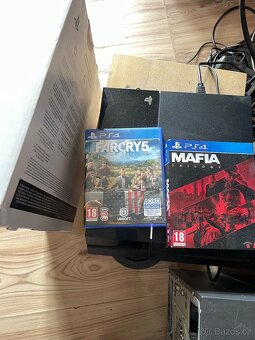 Playstation 4 - 4