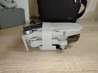 Dji mini 2. 4K Fly more combo. Pěkný stav. - 4