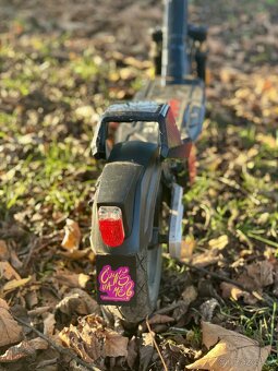 Elektro koloběžka Red Bull Turbo - 4