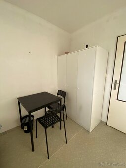 Pronájem — pokoj s trvalým pobytem pro pár na Hájích - 4