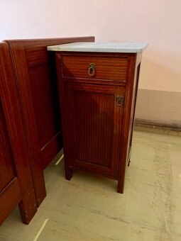 Starožitný nábytek - 4