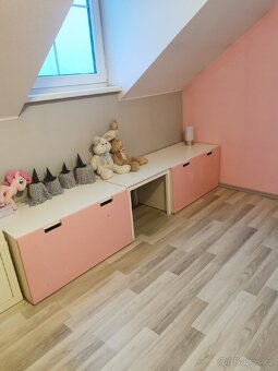 Dětský nábytek v růžové a bílé barvě. - 4