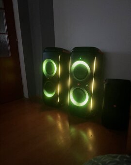 Prodám 2x PartyBox 710 - 4
