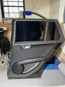 Pravé zadní dveře Mercedes - Benz C W204/S204 - 4