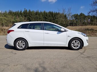 Hyundai i30 kombi 1.6 MPI 88 kw Trikolor Komfort, 1. majitel - 4