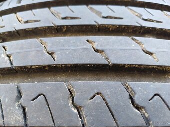 Barum Bravuris 5 ,235/65/17 V XL - 4