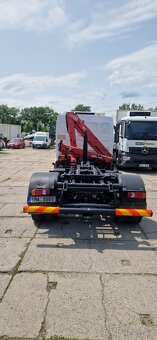 Hákový nosič kontejnerů s hydraulickou rukou - 4