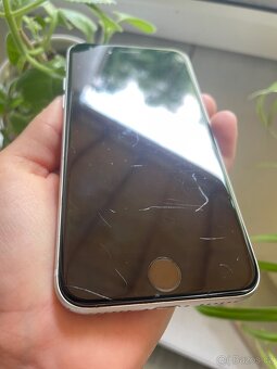 iPhone SE 2020 64GB White – plně funkční - 4