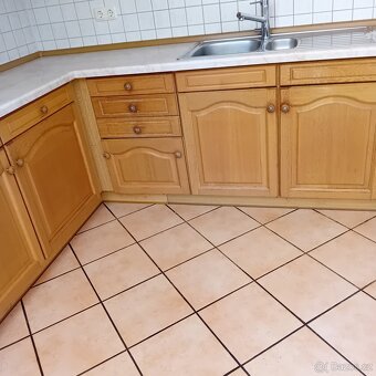 Rustikální kuchyňská linka se spotřebiči - 4