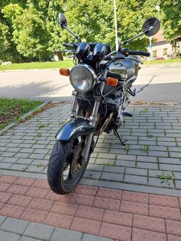 Suzuki bandit GSF600S - 4