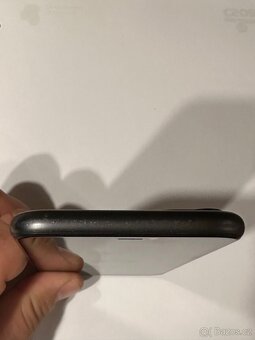 Apple iPhone 11 64GB černá, baterie 100% - 4