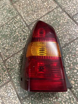 Zadní světla Mazda Tribute - 4