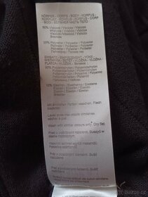 Černé úpletové šaty, lehké žluté šaty, bílá mikina - 4