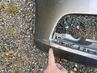 Prodám přední nárazník na Passat B7 - 4