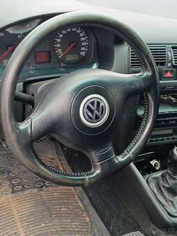 Volkswagen Golf 4 hatchback 3dv. r.02 1.6 Díly - 4