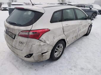 Hyundai i30, Kombi 1.4i 73kW Bourané - 4